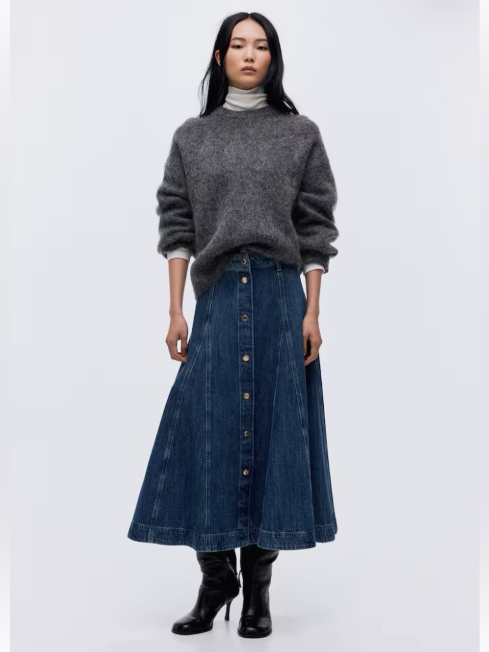 Quiet luxury staple denim skirt - size S (00-4)
